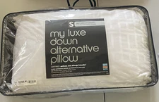 Bloomingdale’s My Luxe Down Alternative Pillow Soft/Med Std/Queen Pillow White👍