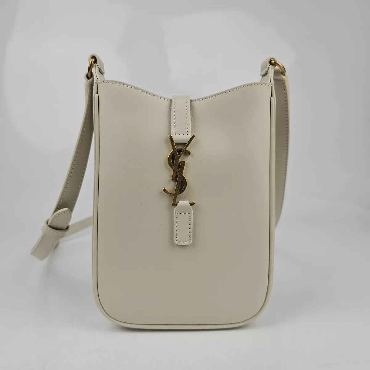 Saint Laurent Le Monogramme 99 Shoulder Bag - Neutrals