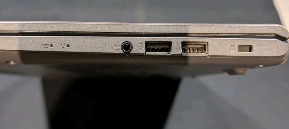 Laptop ASUS P1512CE 15,6" FHD 256GB Nvme Intel Core i5-1135G7 12GB RAM - Immagine 4 di 4