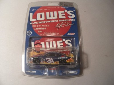 ACTION Mike Skinner #31 Lowe's Monte Carlo 1:64 Stock Car Diecast Collectible