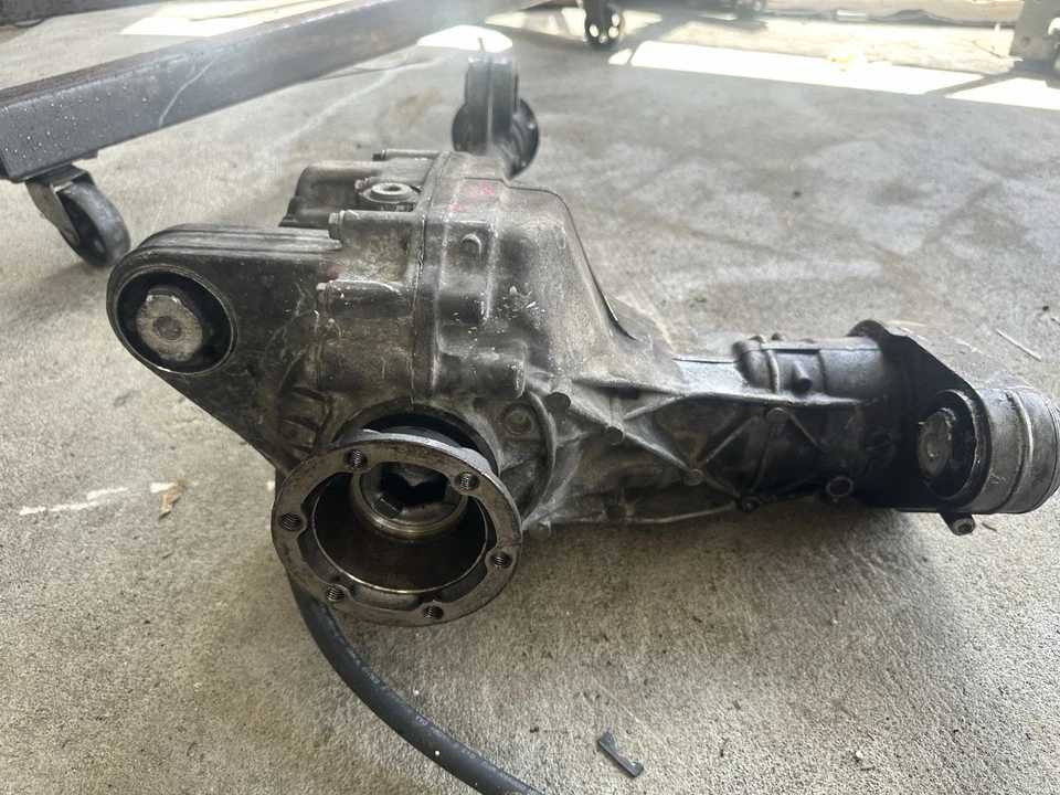 03-10 Porsche Cayenne 955 957 Conjunto de portador de eje diferencial delantero OEM Foto 2 de 4