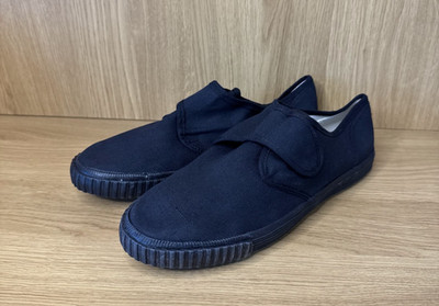 DEK Plimsolls Gym PE Schuhe Kinder UK 4 schwarz Canvas verstellbarer Riemen Touch Verschluss