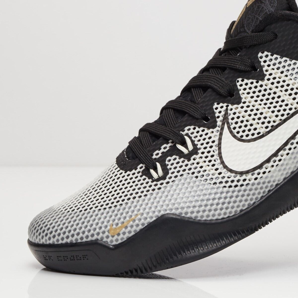 Nike Kobe 11 XI Quai 54 BLACK Mamba METALLIC GOLD GREY Nike Kobe 11 XI Quai 54 BLACK Mamba METALLIC GOLD GREY