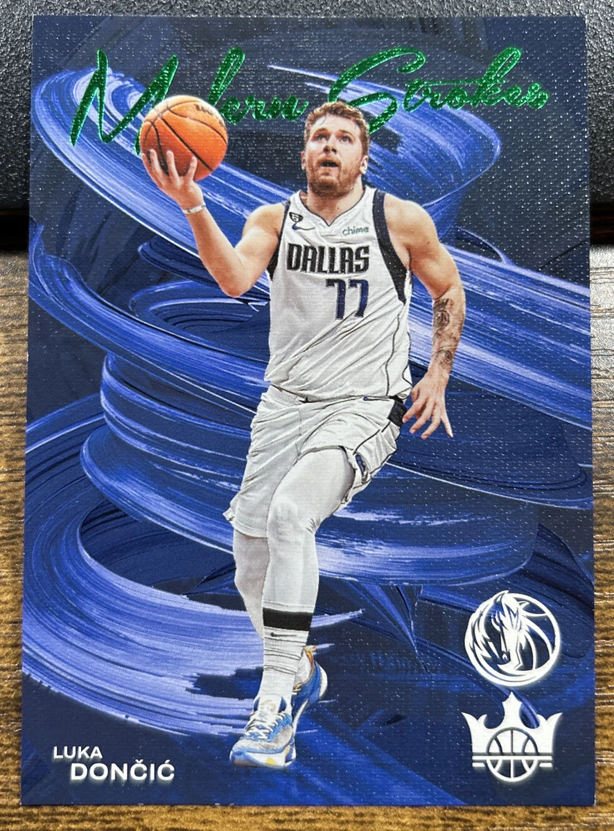 Luka Doncic 2022-23 Panini Court Kings Modern Strokes Jade #/25 Mavericks #30