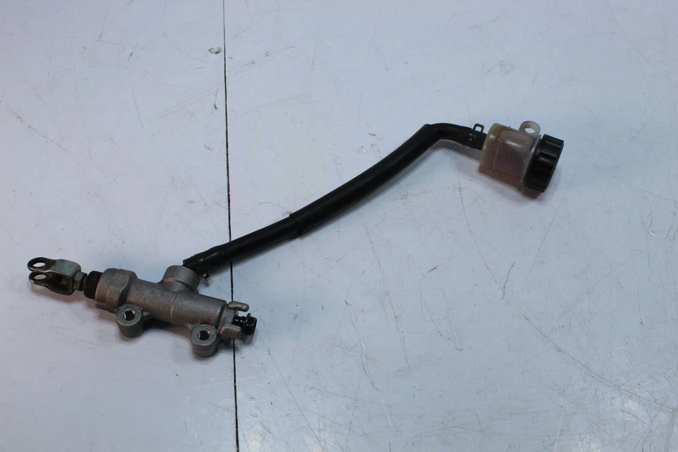 Cilindro maestro de freno trasero Kawasaki Z1000 2010 Foto 3 de 4