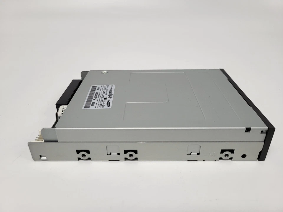 Samsung SFD-321B Floppy 3.5" Disk Drive, 135TPI, High Density, FDD 34-Pin, Black - Image 4 of 4