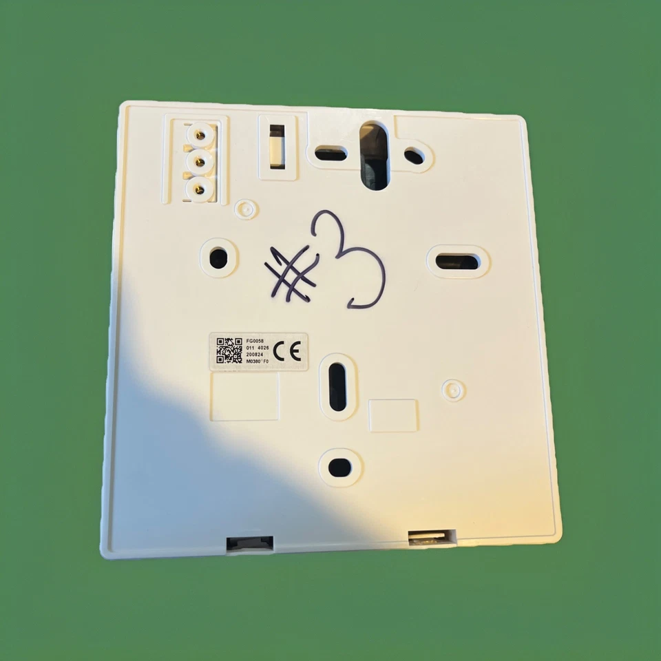 Fujitsu Airspace General Limited Air Conditioner’s Wired Remote Controller - Image 2 of 4