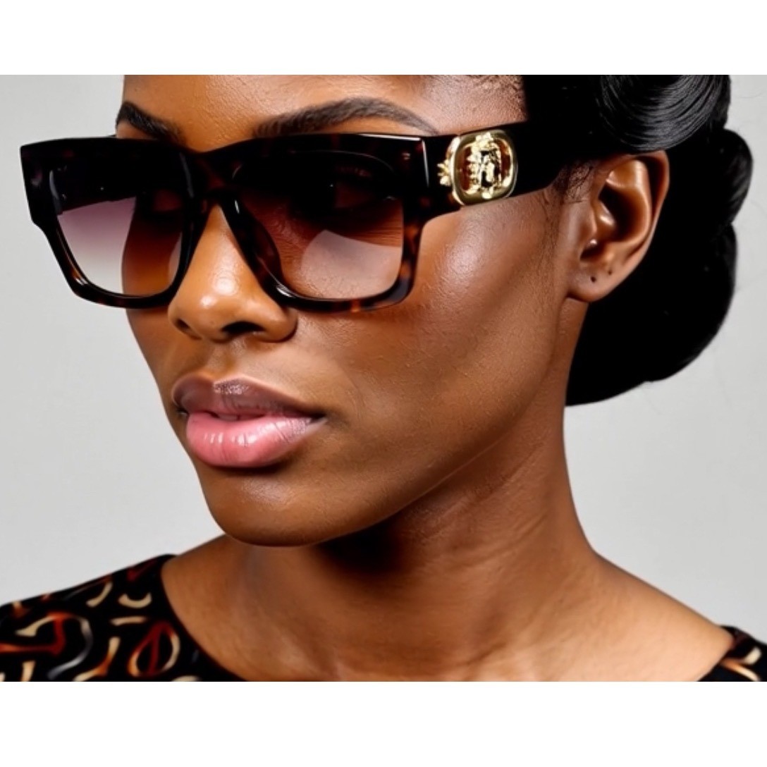 Designer Inspired Tortoise Oversized Square Sunglasses Women  display picture 1