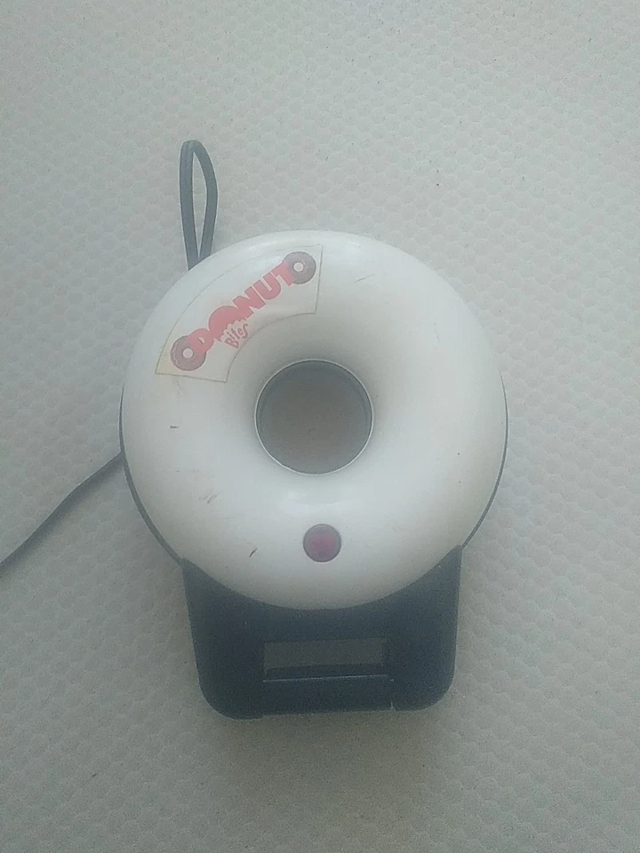 Donut Maker 7 Mini Donuts in Minutes - Image 4 of 4