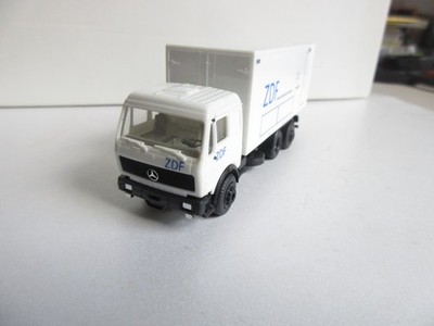Herpa 1:87 Mercedes Koffer LKW ZDF !!!