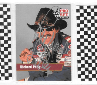 AUTOGRAPHED RICHARD PETTY NASCAR LEGEND TRADING CARD SIGNED