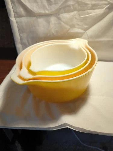 Yellow And Orange Pyrex Bowls Casserole 475, 474, 473