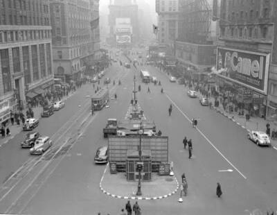 There s not much traffic in Times Square at 3:40 p m thanks to gas .. Old Photo