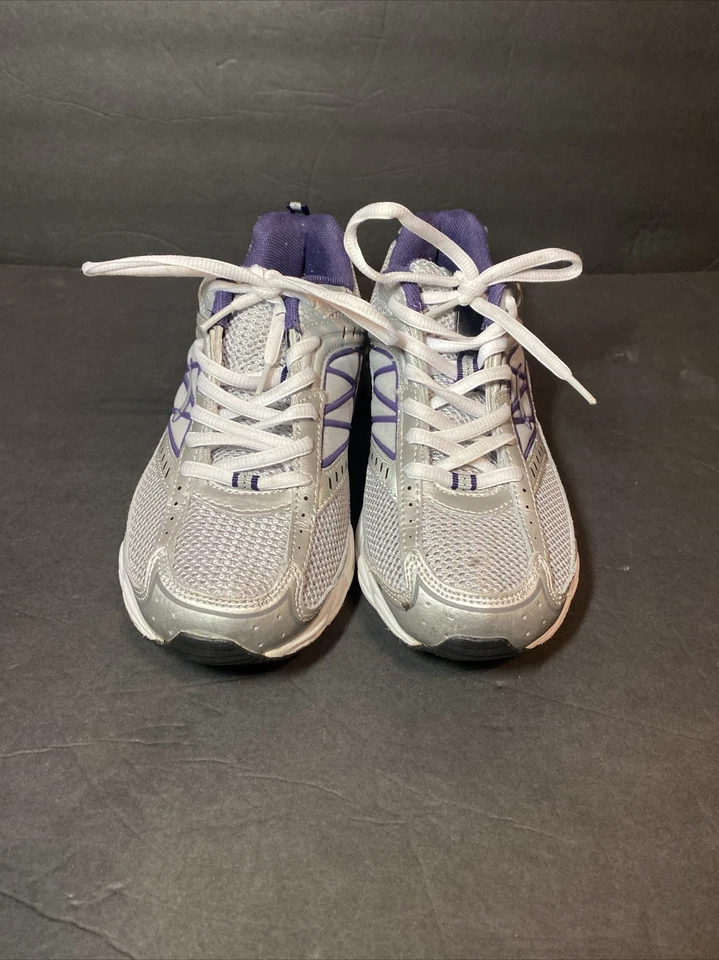 ¡LA Gear para mujer! Zapato para correr NUNRGY 2011 rosa y gris talla 6 Foto 2 de 3