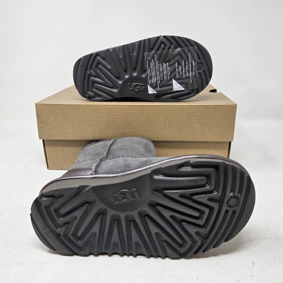 UGG Classic II Brillo Piel de Oveja Pull On Gamuza Gris Botines / 1139056T / Talla 10 Foto 3 de 4