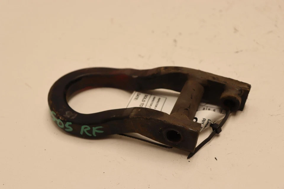 Parachoques delantero derecho Chevy Silverado 1500 2007-2018 gancho de remolque OEM Foto 2 de 4