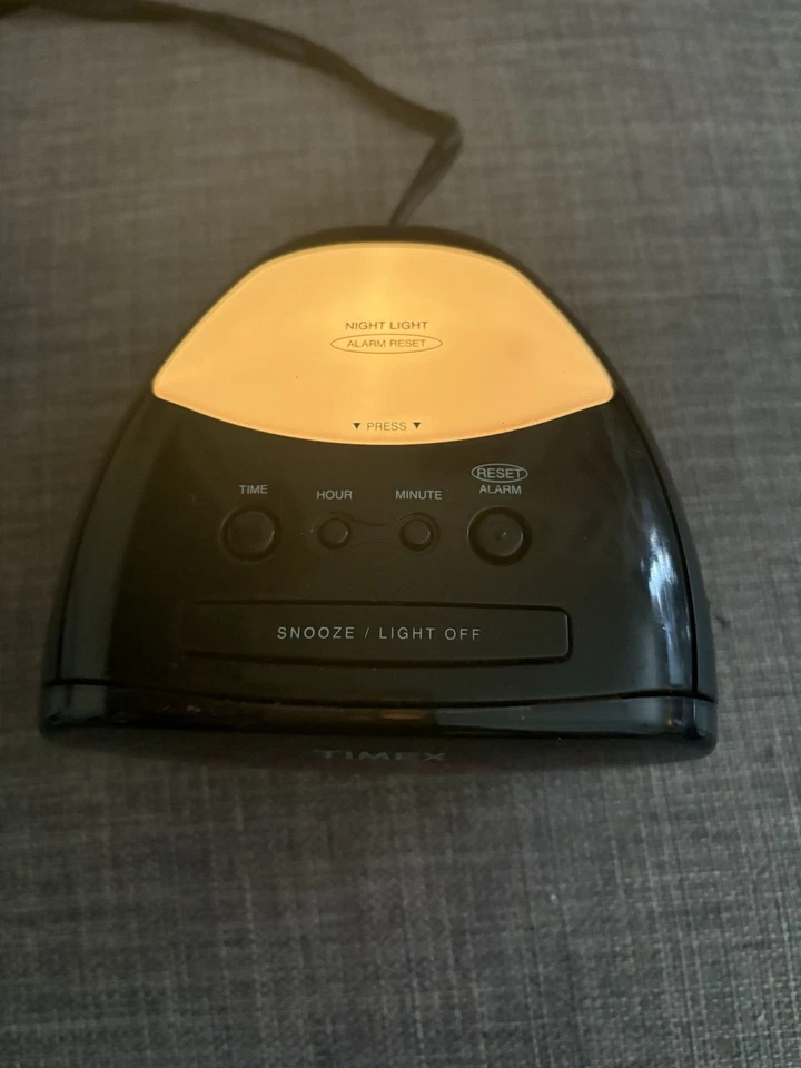 Timex Alarm Clock Indiglo Night-Light - Image 3 of 4