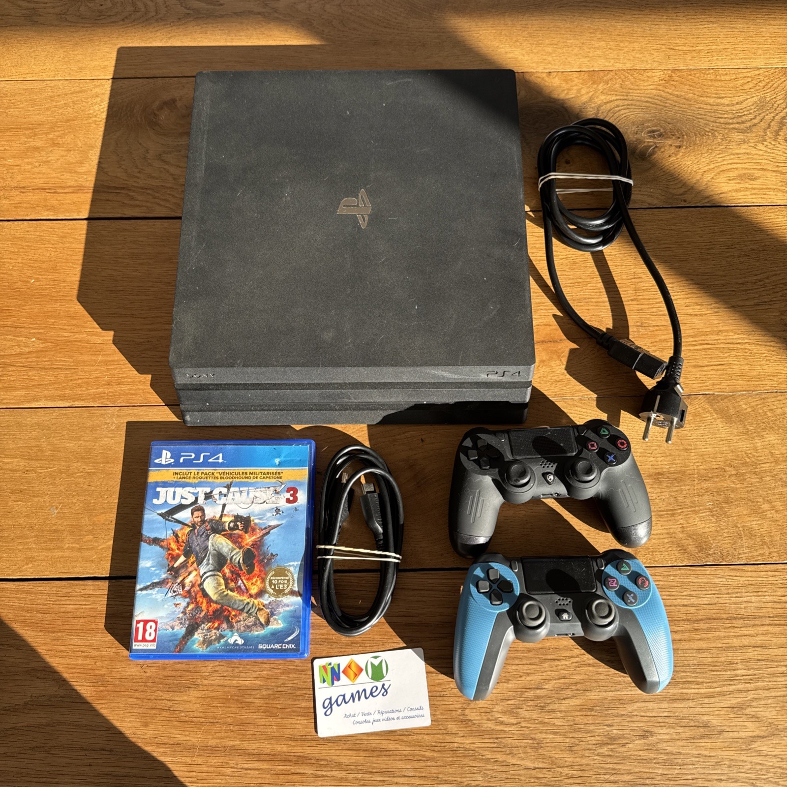 Console Sony PlayStation 4 Pro 1 To Noire + Câbles + Manette + Jeu - Formatée
