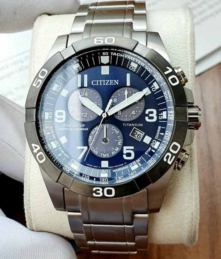 Reloj Citizen Brycen Super Titanium Eco-Drive deportivo cronógrafo para hombre BL5558-58L