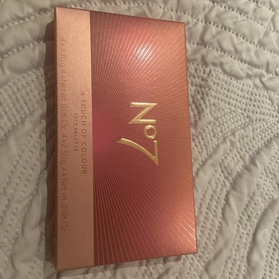 Boots No7 Touch Of Colour Gesichtspalette Wangen Lippen Augen Bronzer Rouge Highlights