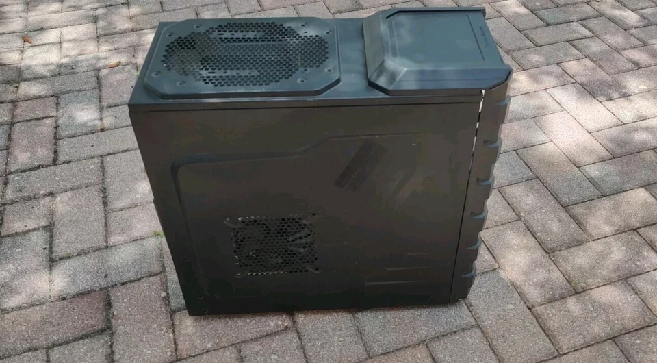 Cooler Master Full Size Computer Case - Image 4 of 4