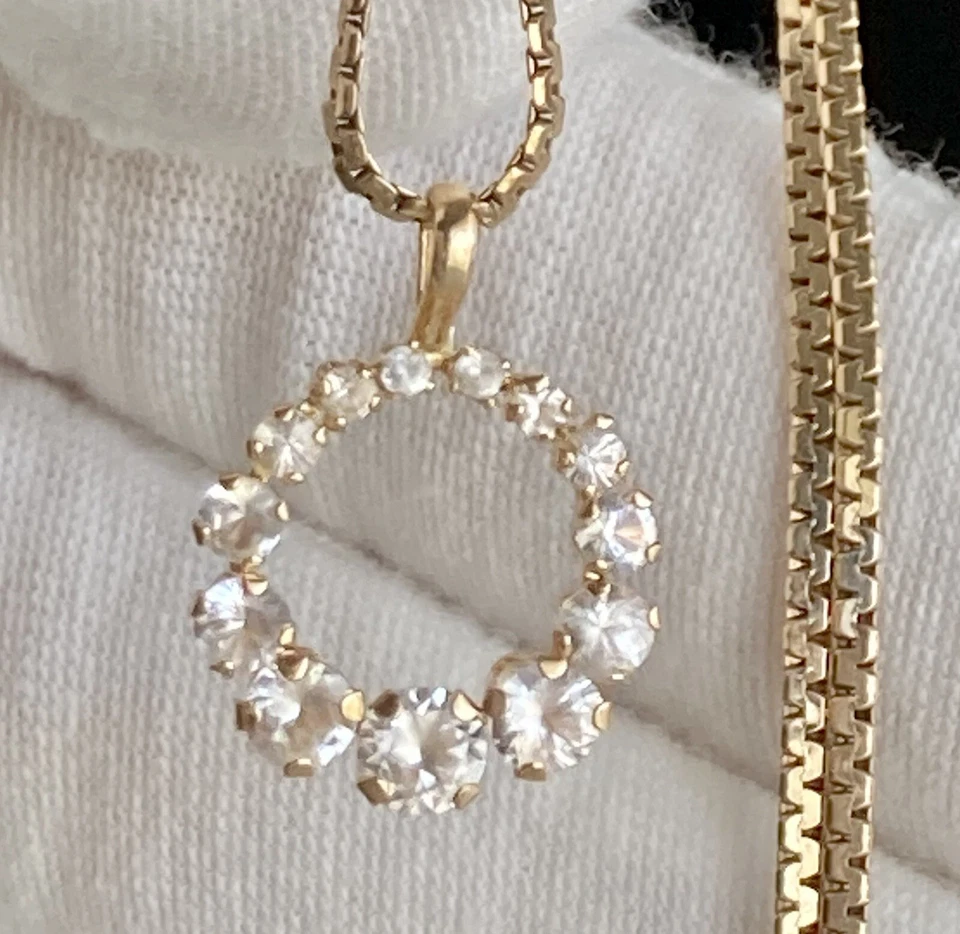 Collar de cadena colgante redondo de topacio blanco círculo abierto de oro de 10k fino graduado de colección Foto 2 de 4