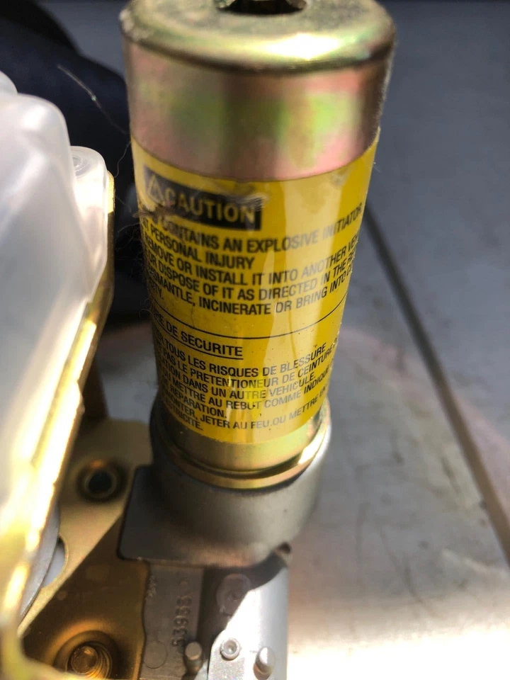 2001 年 2002 雪佛兰 GEO PRIZM 前座皮带收回器安全乘客权利 — 第 3/4 张图片