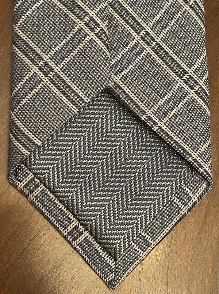 Corbata Egara azul 75 % lana 25 % seda para hombre hecha en China Foto 2 de 4