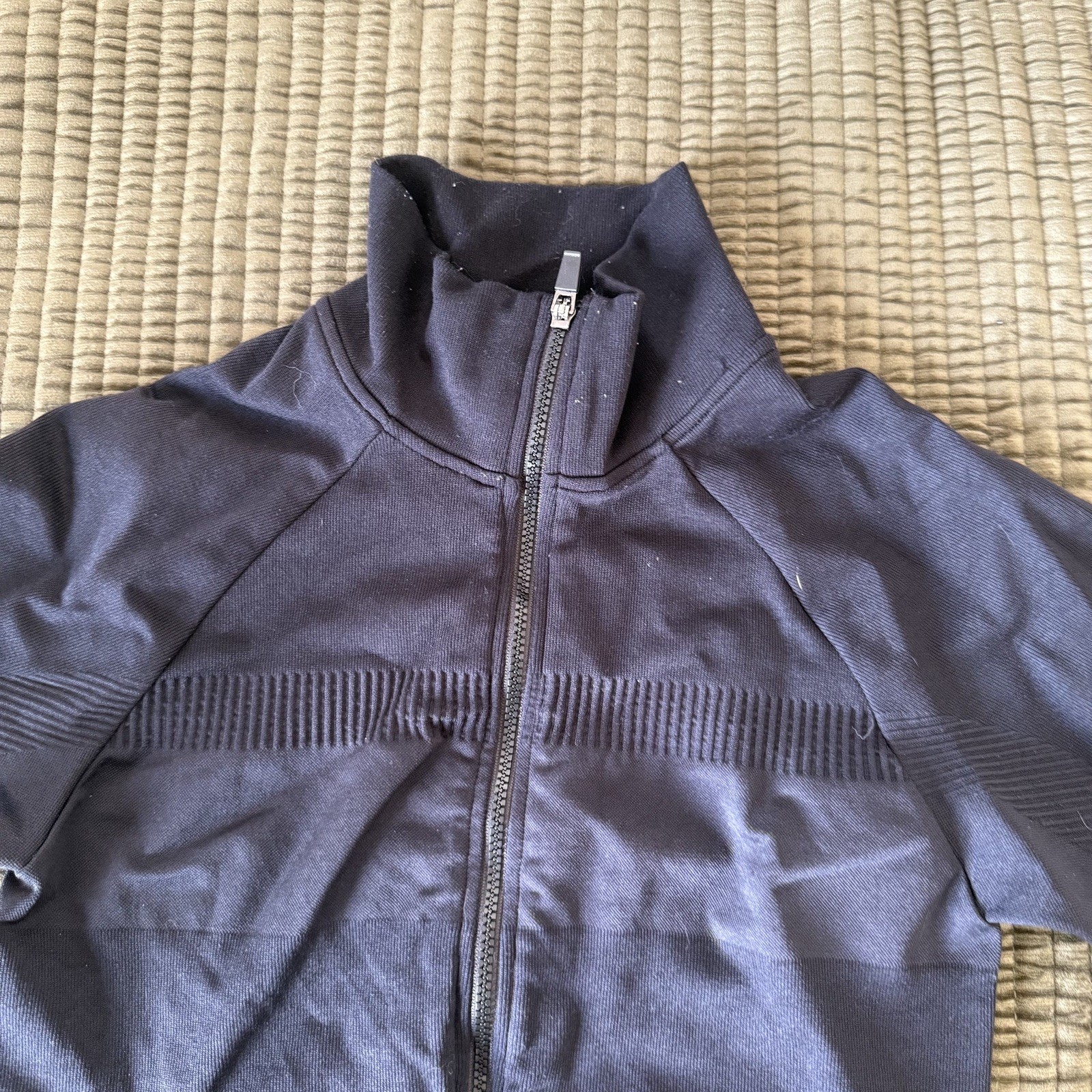 Fabletics  Cropped  Seamless Rib Jacket Zip Up Wo… - image 4