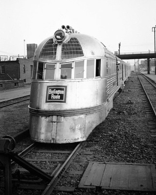 Pioneer Zephyr aerodynamic train from Burlington Route railway company. 8.5x11