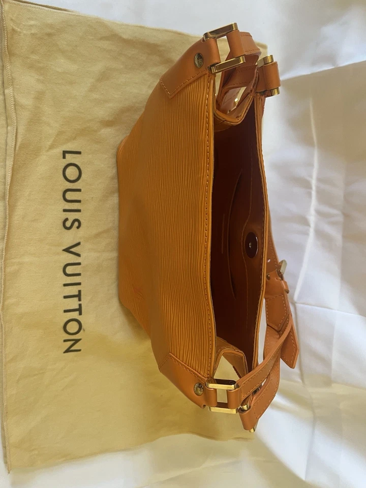 LOUIS VUITTON Epi MandalaMM Shoulder Bag Orange Mandarin M5889H LV Auth129904 - Image 3 of 4