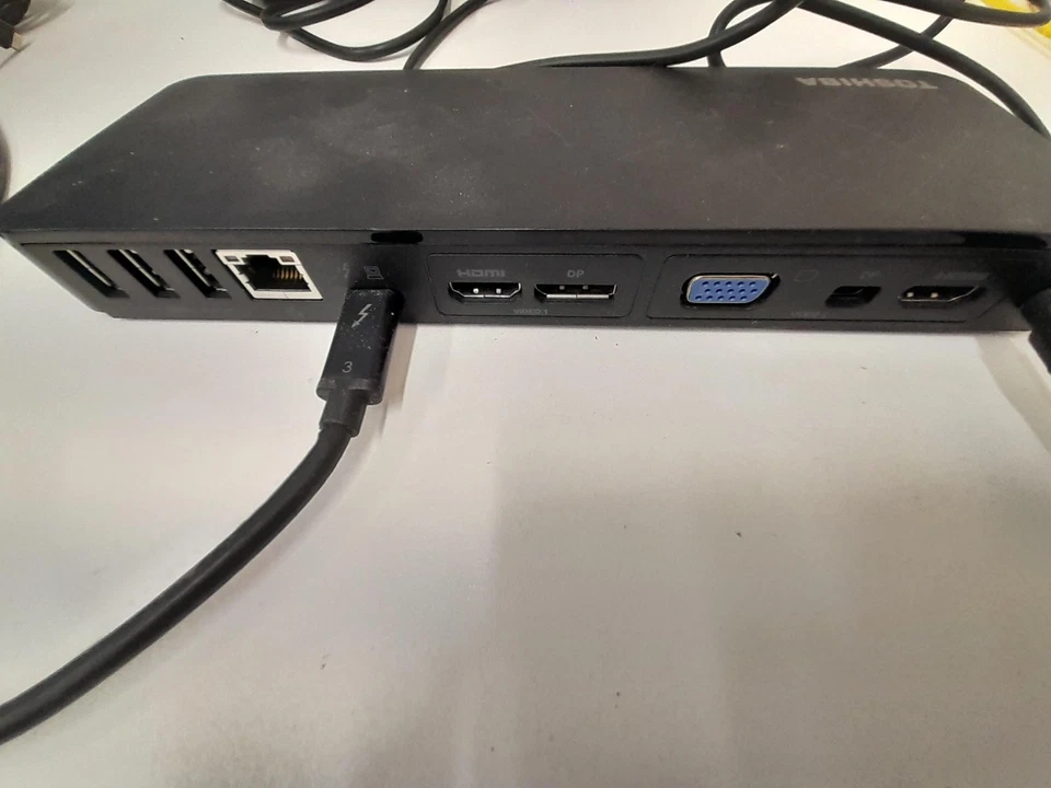 Toshiba Thunderbolt 3 Dock PA5281E-2PRP and PSU. HDMI, DisplayPort, VGA, Mini DP - Image 2 of 4