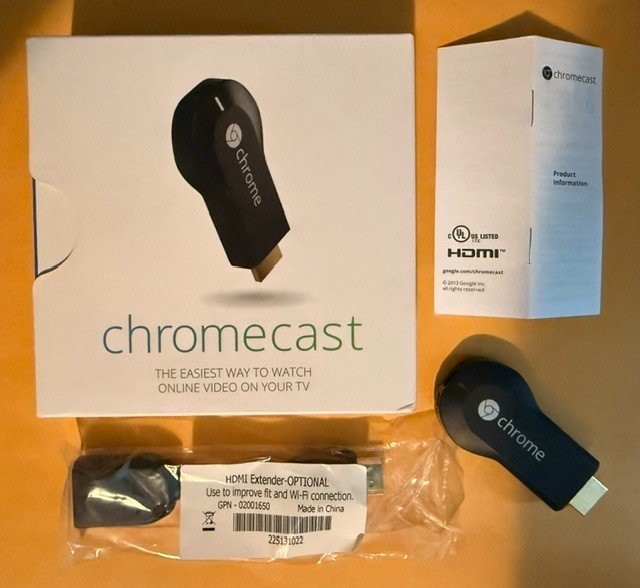 Google Chromecast 1st Generation Streaming Web Media Player - H2G2-42 in black