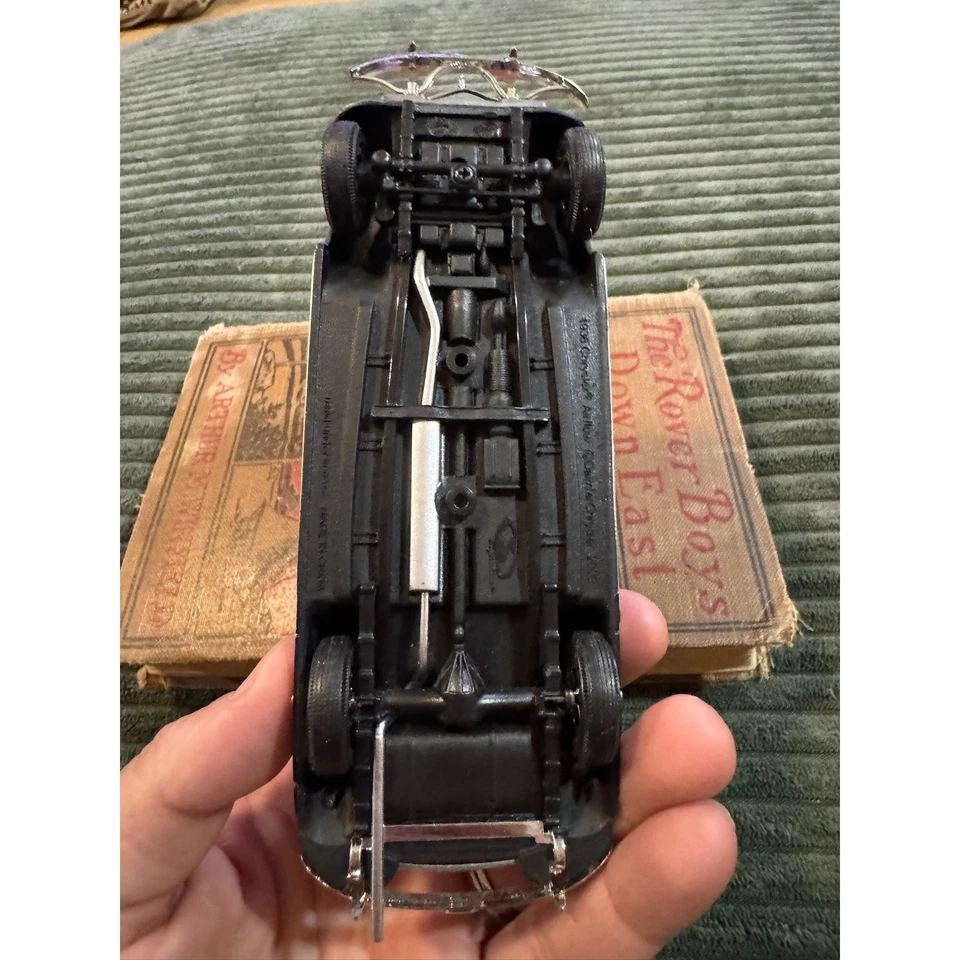 1936 Chrysler Airflow Diecast Model Car Silver Daimler Chrysler - Image 3 of 4