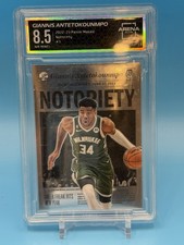 2022-23 Panini Mosaic - Notoriety Giannis Antetokounmpo #3