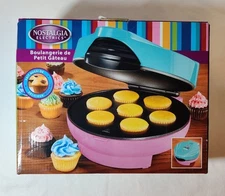 Cupcake Bakery Nostalgia Electrics Mini Cupcake & Muffin Maker CKM100