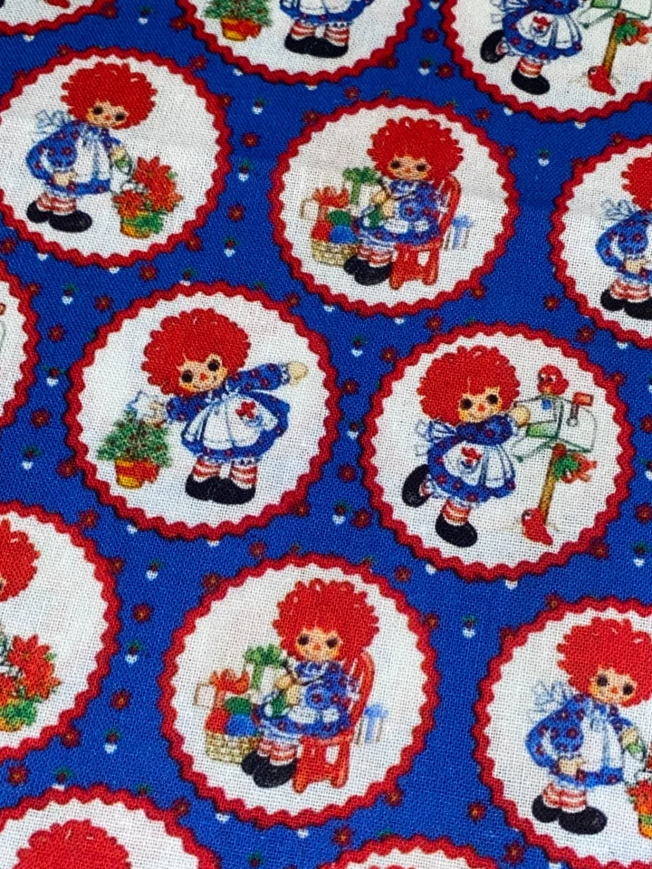 1/2 Yard RAGGEDY ANN HOLIDAY 100% Cotton Fabric 18" X 44" NEW 11.5 Limited - Image 3 of 3