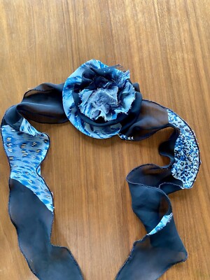 Pauline Po - Paris Fascinator Haarschmuck Blume, schwarz blau leo gold