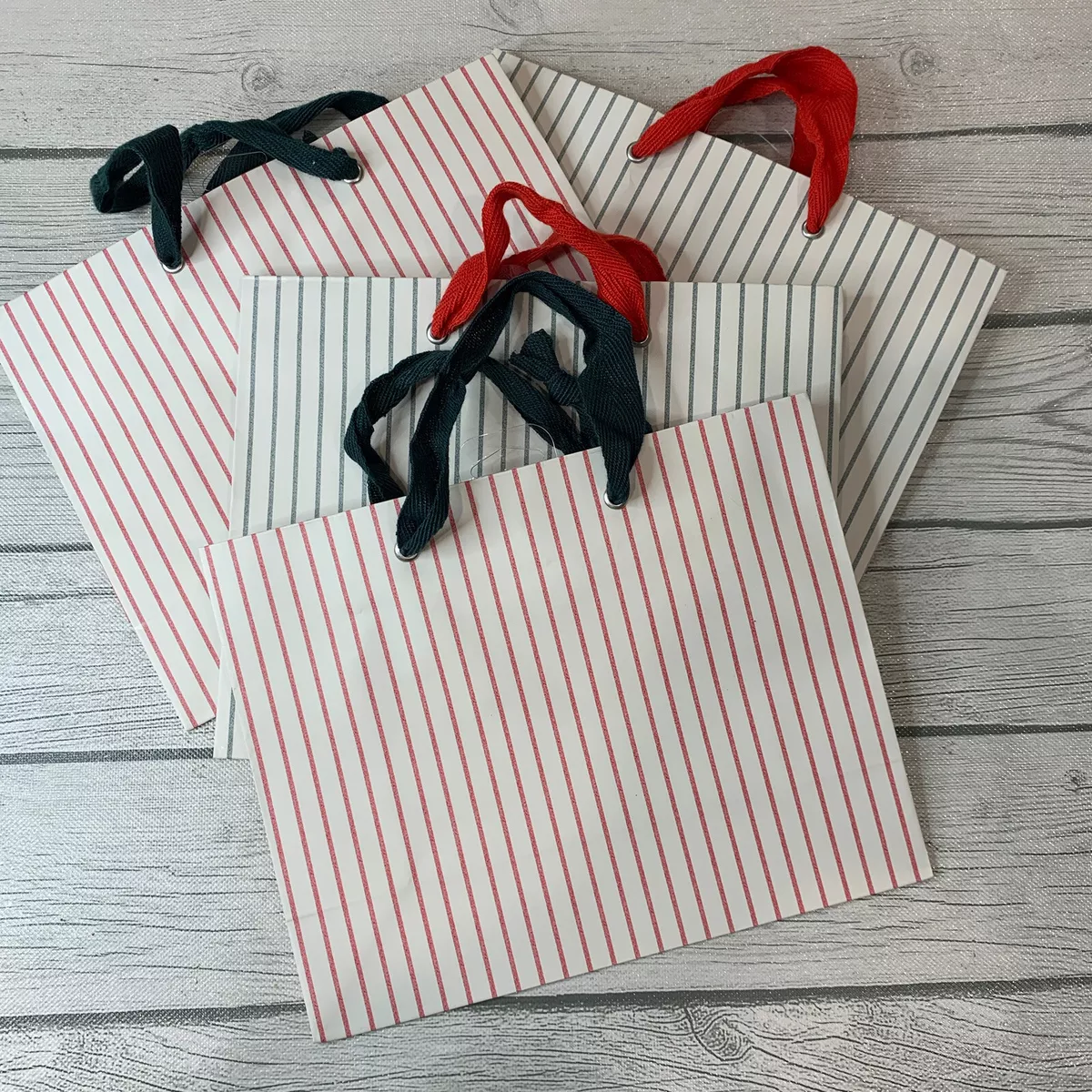 Red and green gift bags outlet