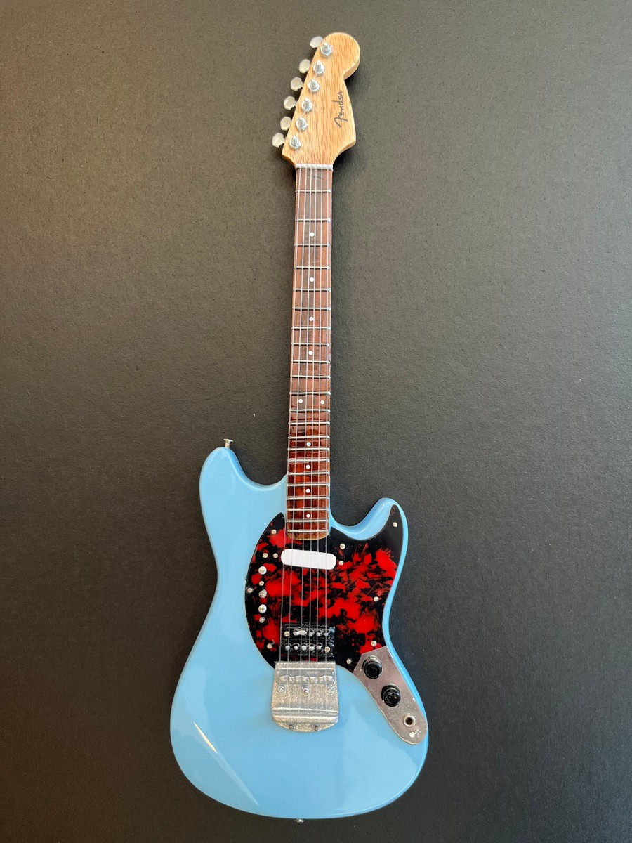 La Fender Mustang de 1973 de Kurt Cobain ha sido vendida por casi 500