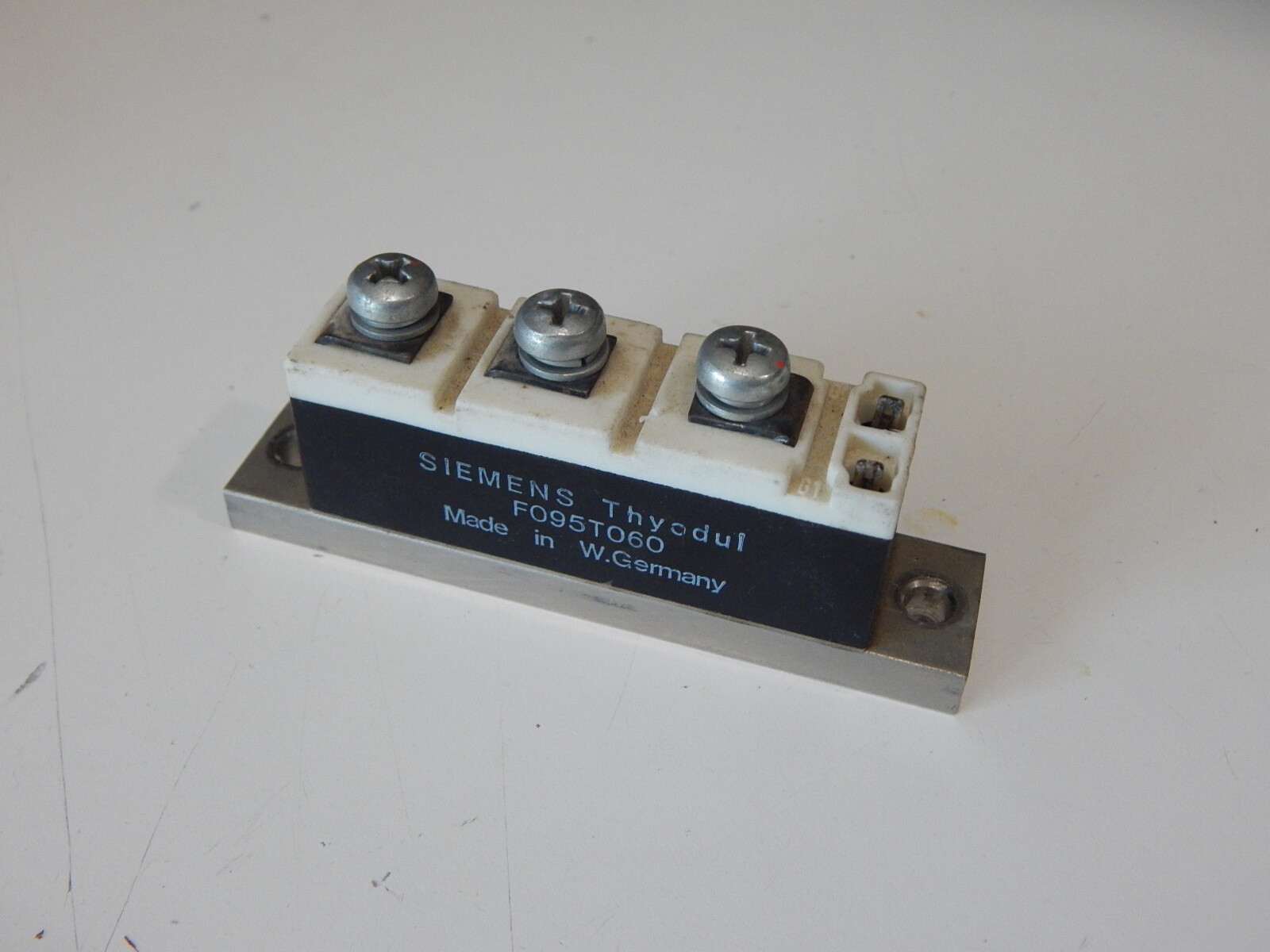 SIEMENS F095T060 DIODE THYRISTOR 600V 95A MODULE - USA SELLER FAST SHIPPING