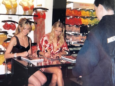 T5 Photograph Beautiful Blond Victoria Secret Models Bras Signing Autographs