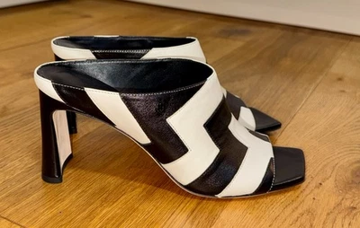 original JIMMY CHOO  Kinley 75 Avenue Mules Schwarz Weiß Leder 37 NEU - Bild 1 von 4