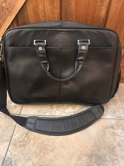 Kenneth Cole Reaction Genuine Leather Messenger Bag Briefcase