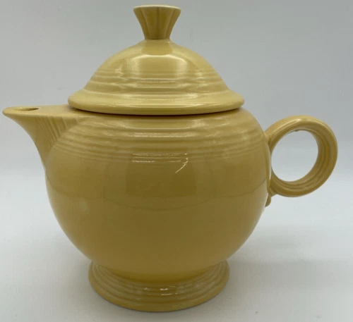 Fiesta Ware Six Cup Tea Pot Yellow Ring Handle with Lid 44oz