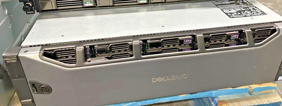 Dell Compellent  SC7020 16Gb/s FC Storage Arrays  w/ Caddies, 2 x M24G7 Module🍁 - Image 3 of 4