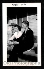 WW2 ERA HANDSOME YOUNG SOLDIER w/WOMAN HOUSE PORCH STEPS OLD/VINTAGE PHOTO- H53