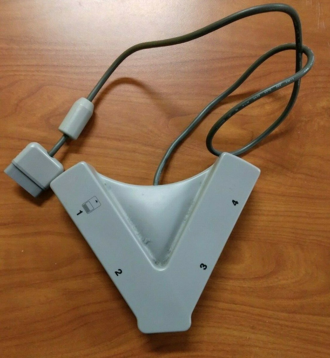 Adaptateur Multi-port Manette PlayStation Mad Catz - Pour PS1 - Branche Jusqu'à 4 Manettes