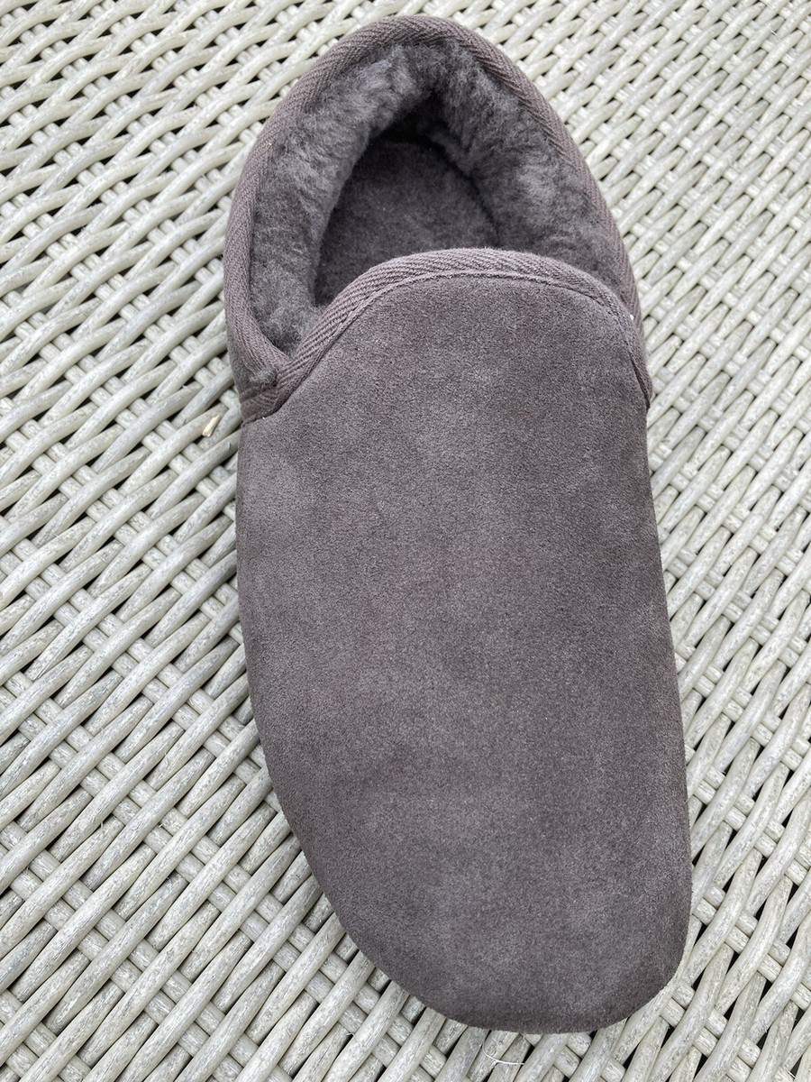 Just Sheepskin men's One slipper only right UK