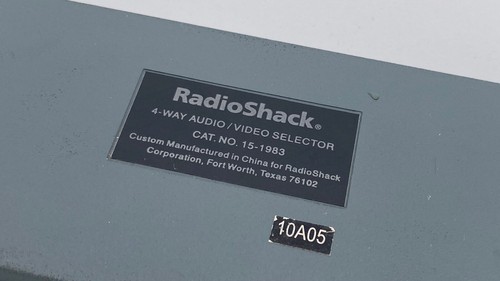 RadioShack Audio Video Selector AV 4-Way S-Video Cat No 15-1983 Switcher - Picture 3 of 4